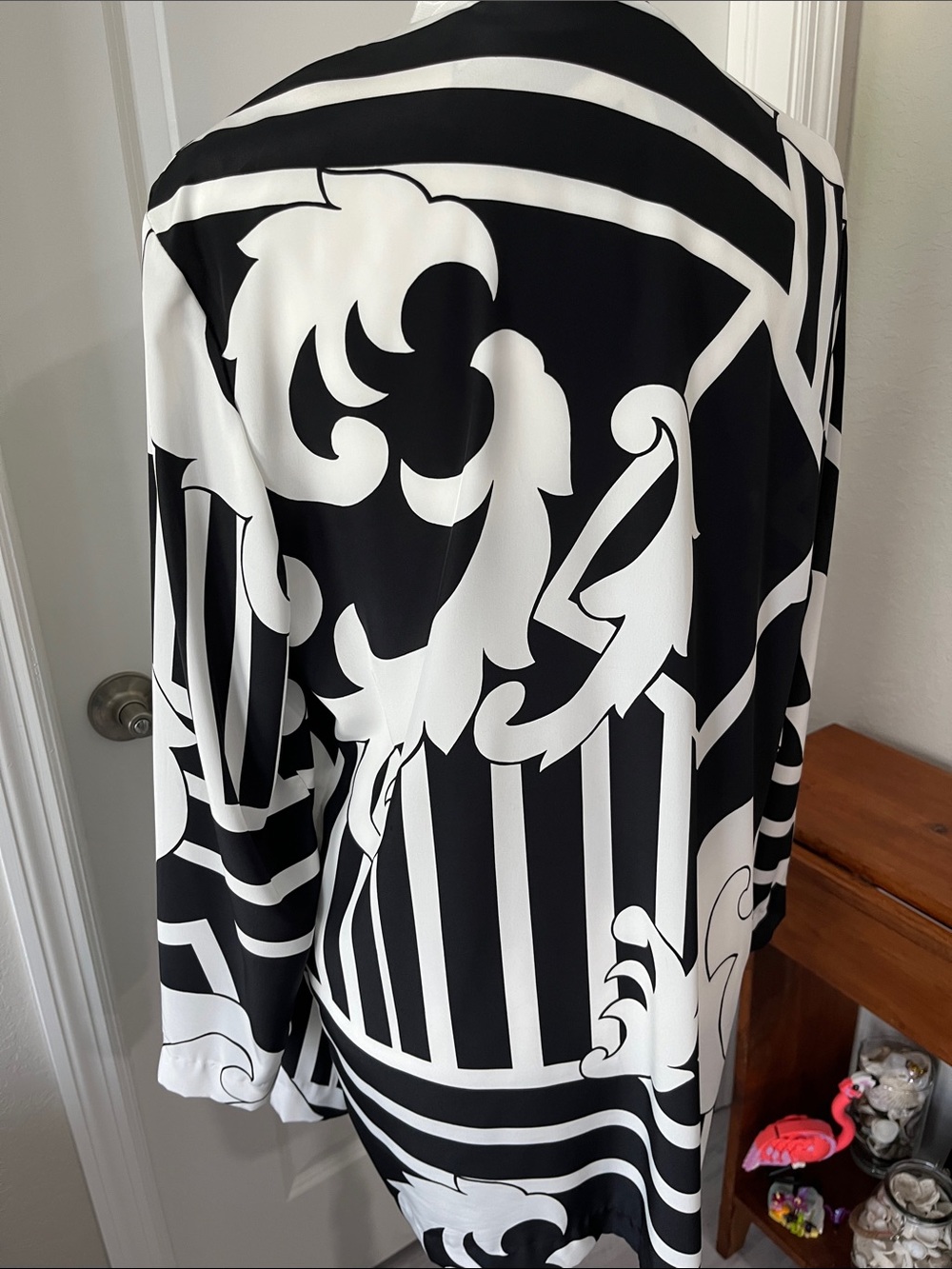 Caron Chicago VTG Made in n the USA Black and White Graphic Open-Front Blazer - Picture 4 of 6